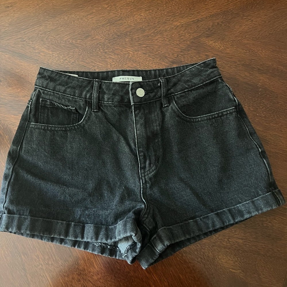 PACSUN black mom jean shorts